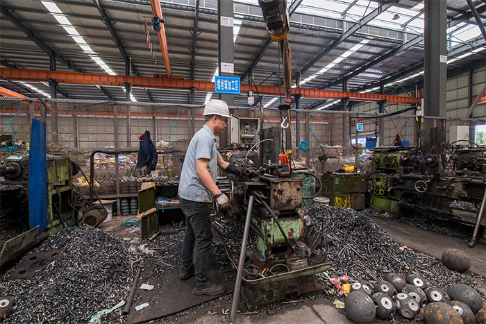 新疆网架配件-螺栓球加工车间